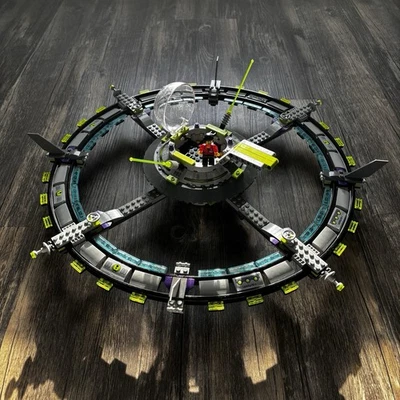 Lego Space  Alien Mothership 7065 Incomplete - Image 1 of 4