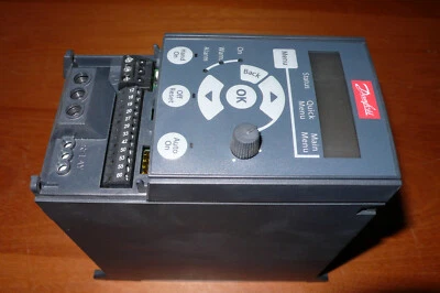 VARIATEUR VITESSE, micro drive FC-051PK75S2E20H3 ONDULEUR 220V/TRIPHASE 0,75kW - Photo 1/4