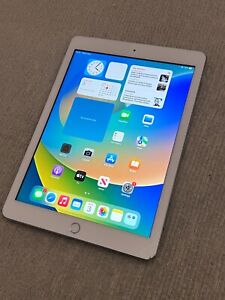 Apple iPad 5th Gen. 32GB, Wi-Fi + Cellular (Unlocked), 9.7in