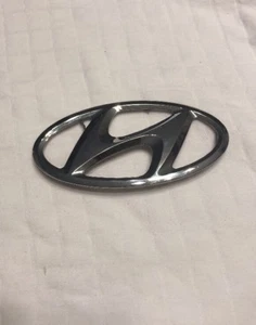 01-06 Hyundai Elantra Emblem Rear Trunk Lid Chrome OEM Badge Logo Sign - Picture 1 of 2