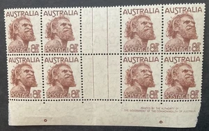 Australia 1950 block of 8 x stamps mint hinged - Picture 1 of 2