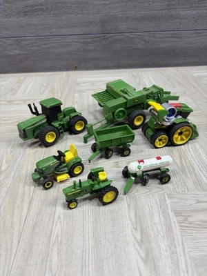 Vintage Lot Of 7 John Deere Mini Toy Tractors Metal + Plastic 1/64 Ertl - Image 1 of 4