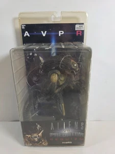 NECA Aliens Vs Predator Requiem HYBRID Action Figure - RARE! - Picture 1 of 11