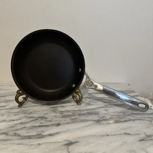 Le Creuset Toughened Nonstick Fry Pan 20 Cm/ 8”’made In Portugal Good Condition - Picture 1 of 13