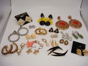 LOT OF 20 PAIRS EARRINGS VINTAGE TO MODERN FOR PIERCED EARS ESTATE LOT #7 - Picture 1 of 15