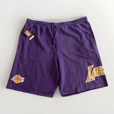 Pantalones cortos Mitchell & Ness Los Angeles Lakers NBA Game Day para hombre Foto 1 de 4