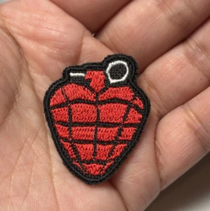 Green Day MINI American Idiot Heart Grenade Embroidered Iron On Patch - Picture 1 of 2