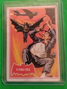 1966 Topps Batman Red Bat Penguin Flying Foes #31A ~ Puzzle Back🐧 - Bild 1 von 2