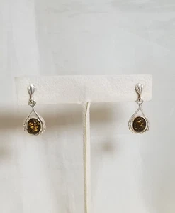 VINTAGE STERLING SILVER PIERCED POST STYLE EARRINGS W/ AMBER - Picture 1 of 4