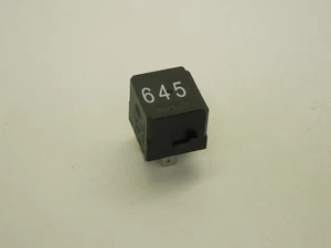 Audi TTRS 8S Mk3 Additional Heater Relay 645 4H0951253A - Picture 1 of 4