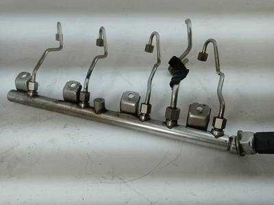 BMW 550i F10 2011 4,4 L conjunto de riel de combustible con sensor fabricante de equipos originales usado 753731905 Foto 1 de 4