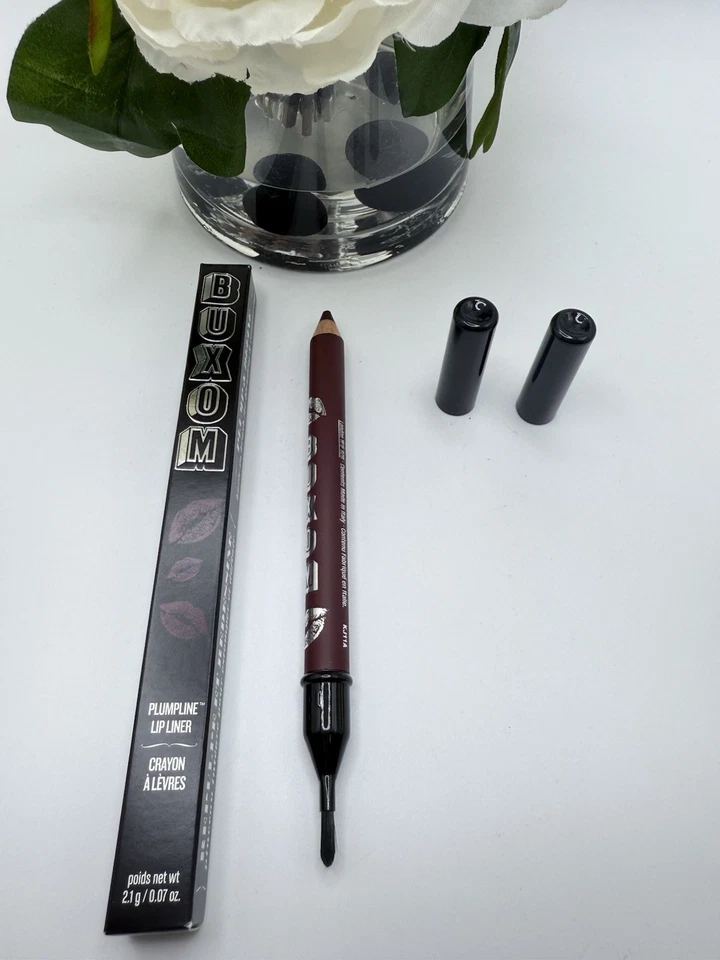 Delineador de labios BUXOM Plumpline en STAKEOUT 2,1 g / 0,07 oz Foto 1 de 1
