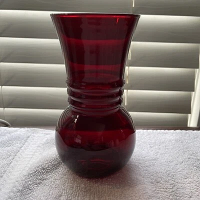 Ruby Red Anchor Hocking Red Ribbed Glass Vase Vintage - Image 1 of 4