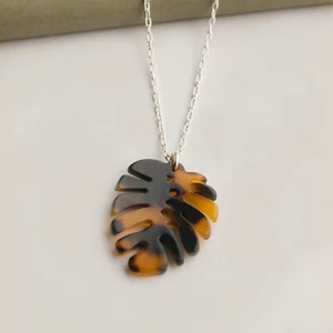 Sterling Silver Monstera Leaf Necklace Pendant - Tortoise Shell Cheese Plant - Picture 1 of 7