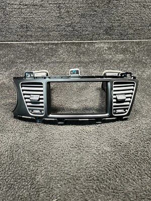 Kia Cadenza 2015 tablero delantero radio embellecedor bisel con ventilaciones de aire OEM negro Foto 1 de 4