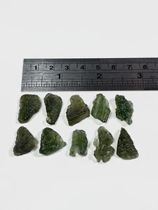 12.37g MOLDAVITE natural small chips LOT - 10 pcs  #RM29 - Picture 1 of 2