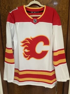 Calgary Flames Adidas 2019 Heritage Classic Jersey (52) NWT! - Picture 1 of 8