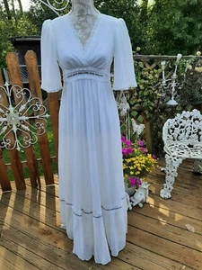 True Vintage 70er Jahre Off White Spitze Blumenmuster Prärie Kolonialkleid (Gunne Saxophon Stil) - Bild 1 von 9