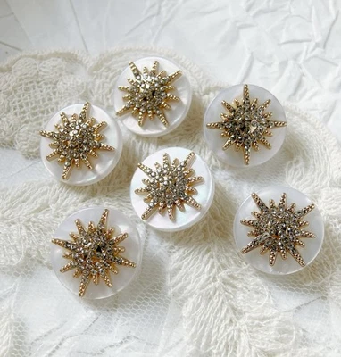 5pcs 18mm White resin plastic gold rhinestone snowflakes Christmas shank buttons - Image 1 of 3