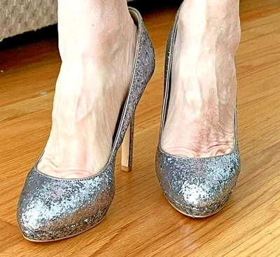 NUEVOS ZAPATOS DE PRESA personalizados PLATA BRILLO Bomba Tacones de aguja Talla 4.5 Foto 1 de 4