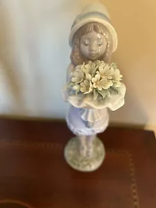 Lladro You Deserve the Best Girl - Picture 1 of 10