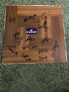2022-2023 Kansas State Wildcats signed handsigniert Team Floorboard Loaded ++ - Bild 1 von 2