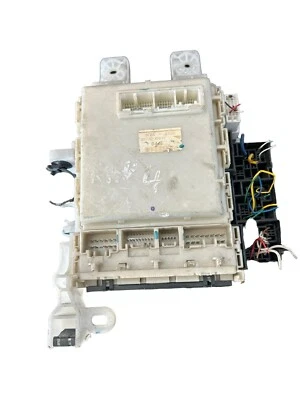 Porta Fusibili Toyota Rav 4 III Serie 2006/2012 (82730-42011) - Immagine 1 di 4