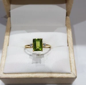 14k Yellow Gold Natural Peridot and Diamonds Gemstone Solitaire Dainty Ring - Picture 1 of 8