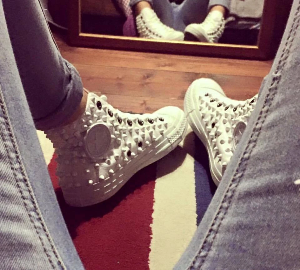 Converse Bianche Alte Monochrome All Star Borchiate Bianche Borchie Full Studs - Immagine 1 di 1