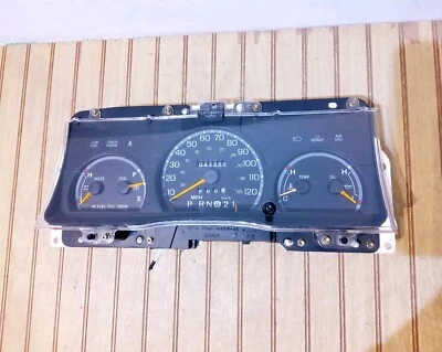 Cuadro de instrumentos Ford Crown Victoria 1992 120 MPH 043.355 millas Analógico Sin Policía Foto 1 de 4