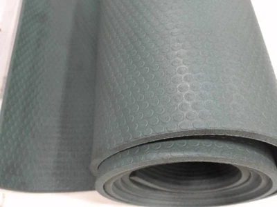 Usado Bueno - Estera de Yoga Manduka Pro, Salvia Negra, 85 pulgadas Foto 1 de 3