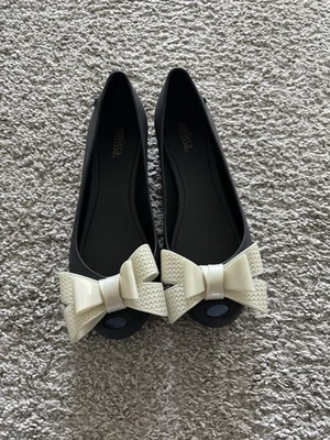 Mini Melissa Niñas Zapatos Talla 1, Nuevos, Negro/Beige Lazo Foto 1 de 4