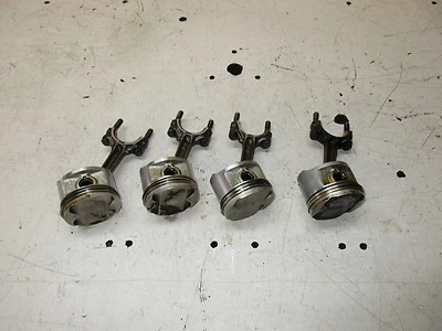 84 85 86 Honda Nighthawk CB700SC CB700 700S 1985 pistones y varillas Foto 1 de 2