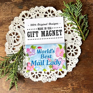 World's Best Mail Lady * Imán de regalo * Gracias EE. UU. * DecoGreet * - Imagen 1 de 5