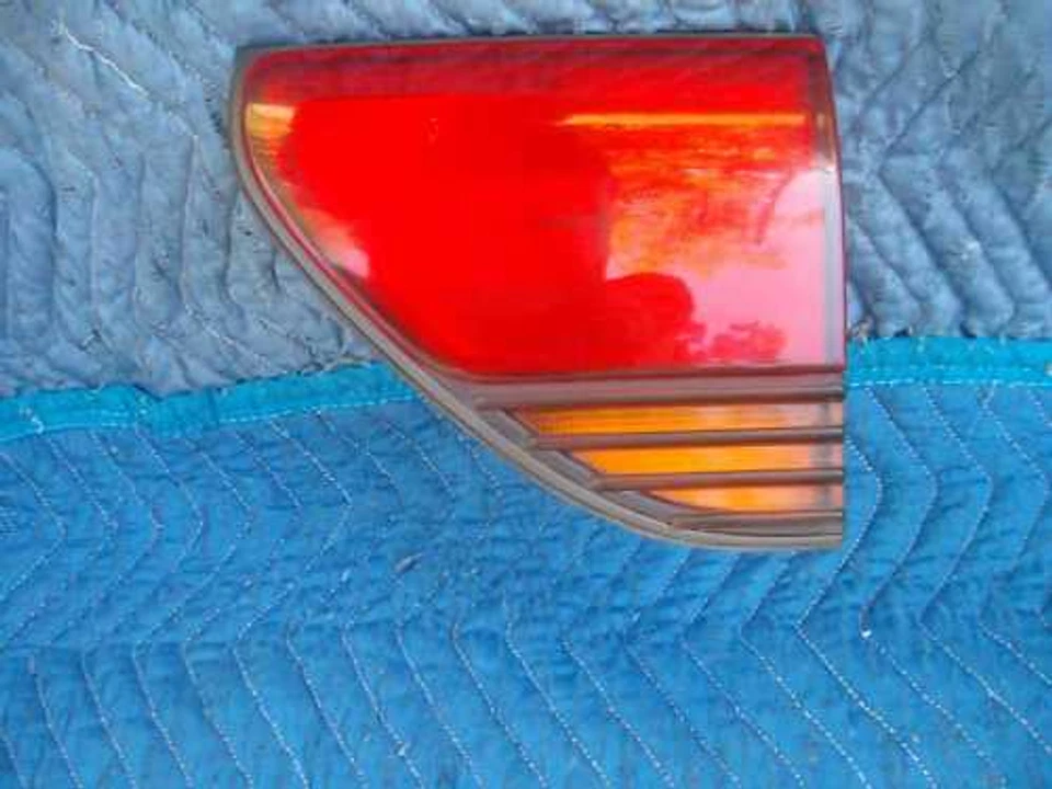 1996 1995 1994 MITSUBISHI DIAMANTE TRUNK LID RIGHT TAILLIGHT OEM USED TAIL LIGHT - Image 1 of 1