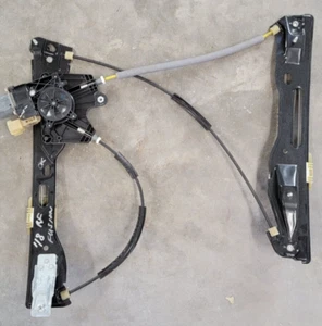 2013-2020 FORD FUSION FRONT RIGHT PASSENGER WINDOW REGULATOR & MOTOR USED - Picture 1 of 6