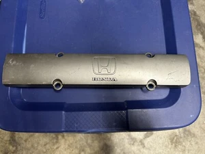 Honda Spark Plug Wire Valve Cover Plastic OEM - Picture 1 of 7