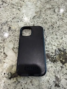 Otterbox Defender XT Series Hülle mit Magsafe für das iPhone 13 - Schwarz - Bild 1 von 2