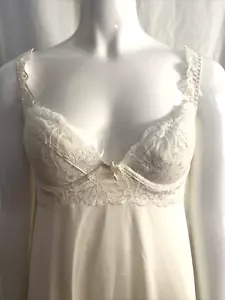 Vintage Olga langes Nachthemd gepolsterter BH elfenbein Nylon Sweep Spitze 34 STYLE 92147 - Bild 1 von 6