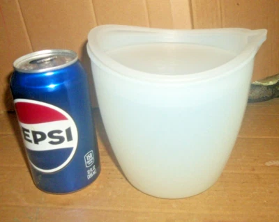 Pampered Chef 3 Cup Silicone Measuring Cup/Prep Bowl With Plastic Lid - Image 1 of 3