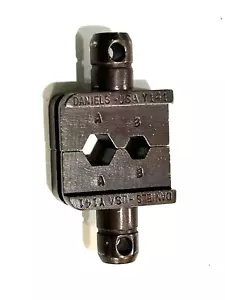Juego de troqueles Daniels DMC Crimper Y141 - Imagen 1 de 2