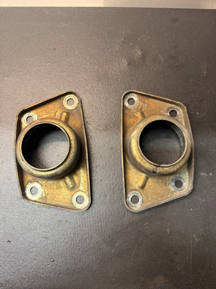 2 BOM USADO ORIGINAL PORSCHE 911 912 912E 930 TAMPA DE ROLAMENTO DE PLACA DE MOLA TRASEIRA - Imagem 1 de 2