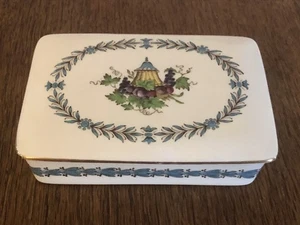 Wedgewood Bone China Schmuckschatulle mit Deckel... 5” x 3,5” - Bild 1 von 11