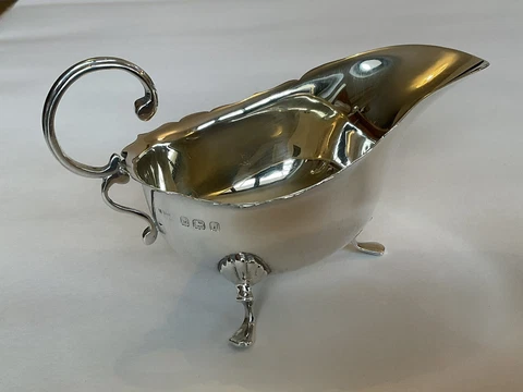 Beautiful Solid Silver Sauce Boat by S Blanckensee & Son Birmingham 1933 Cover