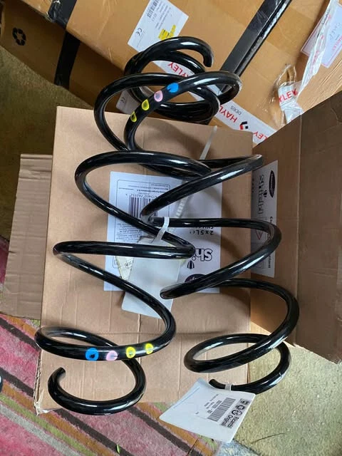 Par de muelles helicoidales delanteros originales nuevos Fiat/Lancia Delta 50710359  Foto 1 de 2