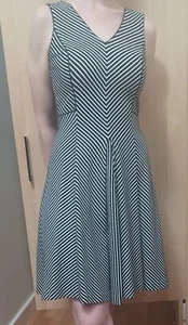 banana republic striped dress, size 2, pre-owned excellent condition - Picture 1 of 3