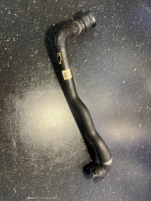 Manguera refrigerante agua motor BMW 1 2 3 4 Series F20 F21 F22 F30 M140i 8634284 Foto 1 de 4
