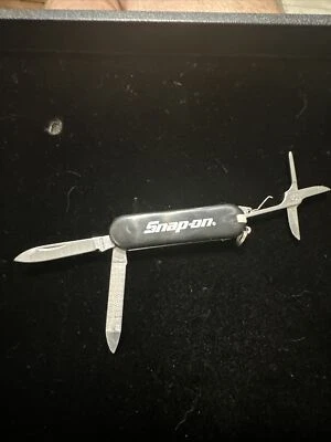 "Mini navaja de bolsillo suiza Snap On Tools 2"" hecha en EE. UU. 1 negra" Foto 1 de 4