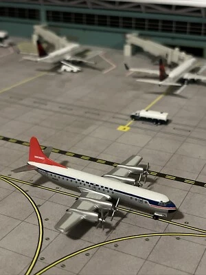 1:400 Dragon Wings Premiere Collection Northwest Lockheed L-188 Electra - Image 1 of 4