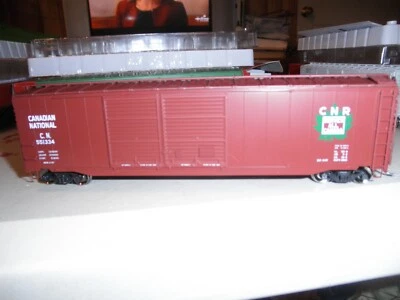 Canadian National  ( Maple leaf )             50' postwar DD box car  #1334 - Image 1 of 4
